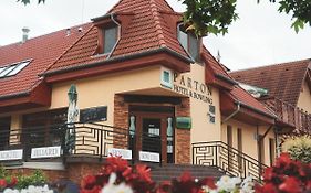 Parton Hotel&Bowling